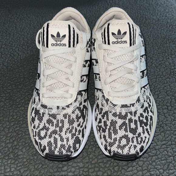 🚫SOLD🚫Adidas leopard / Cheetah shoes - Picture 2 of 9